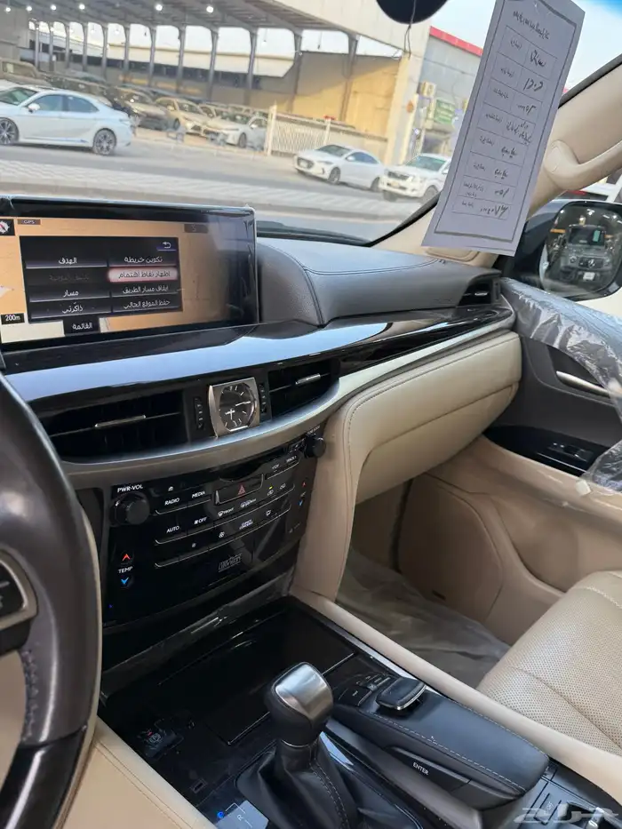 لكزس LX570 2021 عداد 65 الف سعودي فل كامل 13