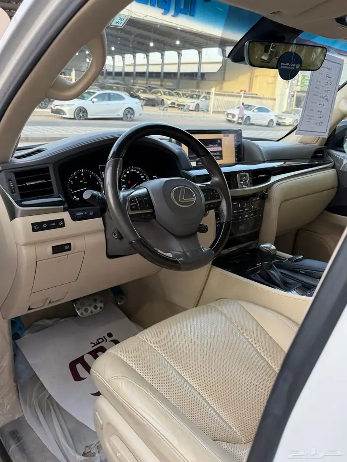 لكزس LX570 2021 عداد 65 الف سعودي فل كامل 9