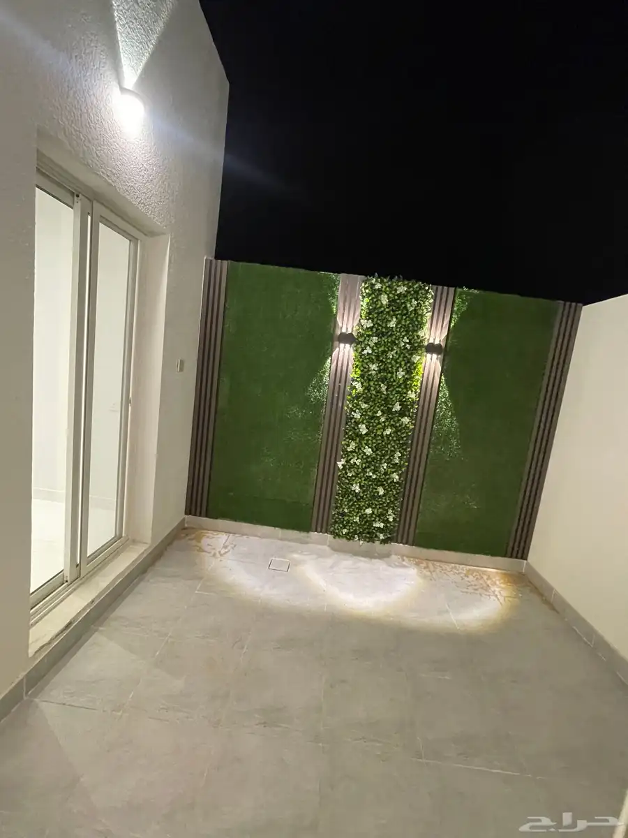 فيلا روف علوي للبيع بحي الصفا 21