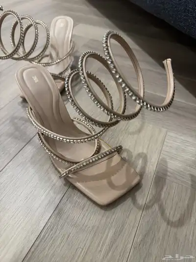 كعب زارا بيج لف نظيف مقاس38 0