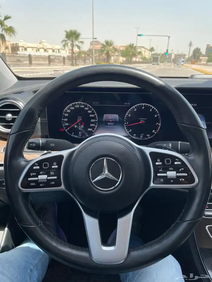 مرسيدس E300 2019 17