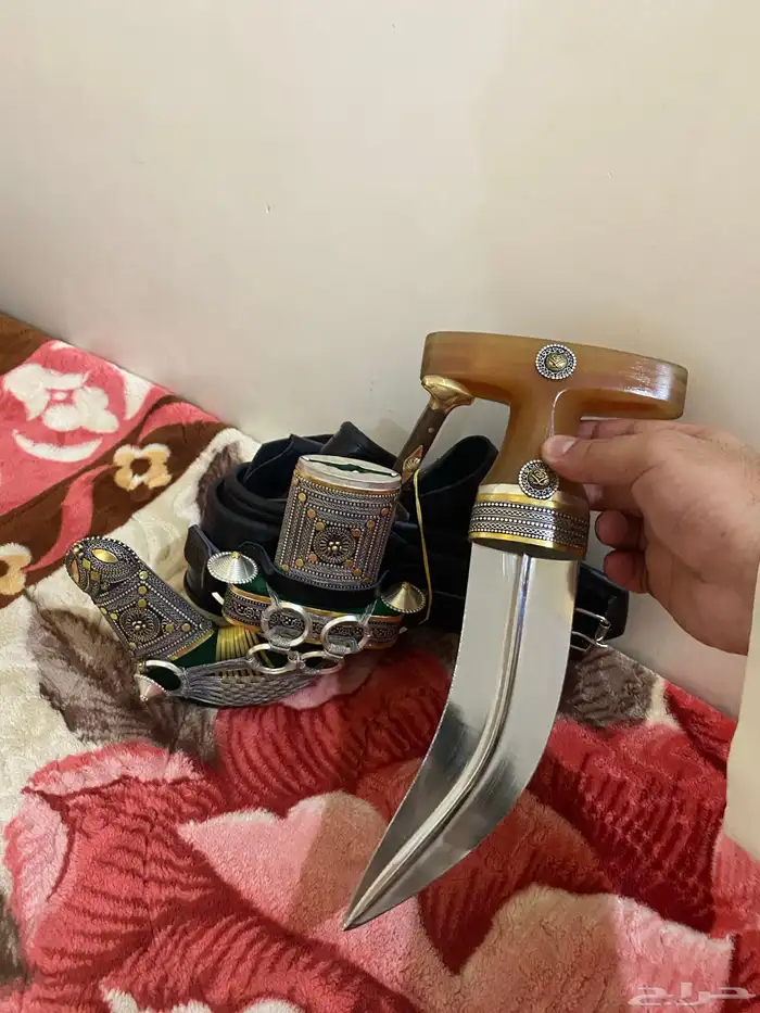 خنجر مطرح عشره جديده شرط البيع نظيفه حك الزراف لا تفوتك 3