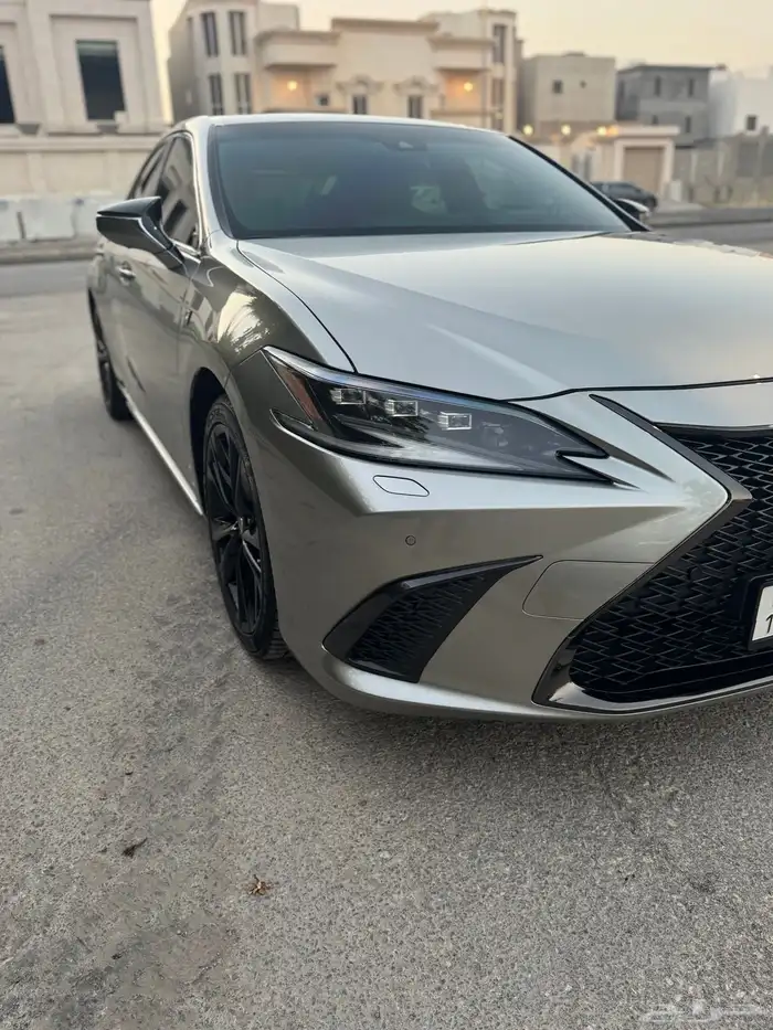 للبيع لكزس ES 350 fport 1