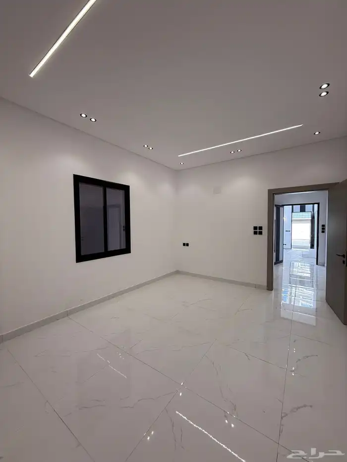 للبيع فيلا دورين وملحق تشطيب vip طريق ابها الخميس حي سلطانه 10