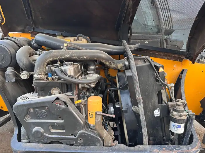 رافعة تلسكوبية جي سي بي JCB 8