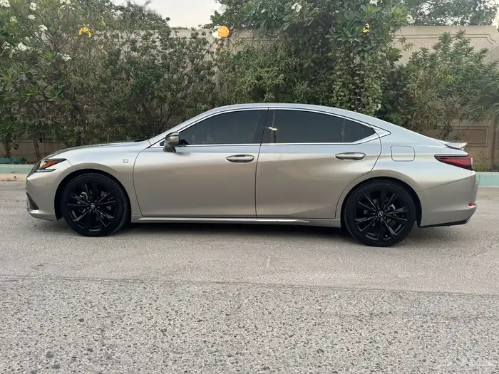للبيع لكزس ES 350 fport 4