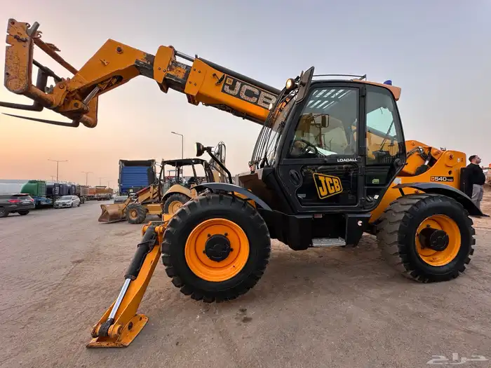 رافعة تلسكوبية جي سي بي JCB 4