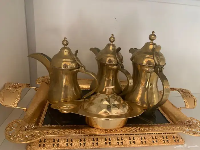 طقم دلال رسلان اصلي جديده نظيفه لم تستعمل بالذمه والضمير 0