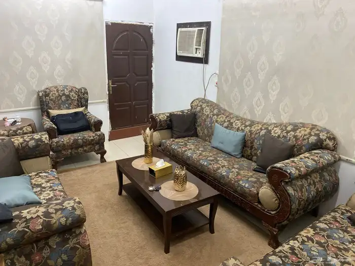 بيع كنب منجد جديد محتاجه ابيعو 4