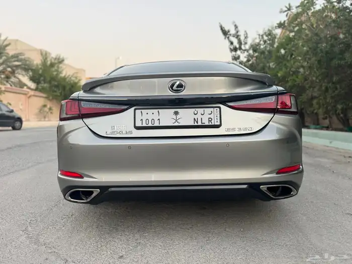 للبيع لكزس ES 350 fport 2