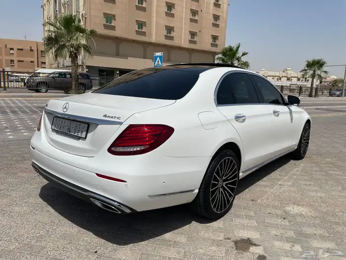 مرسيدس E300 2019 4