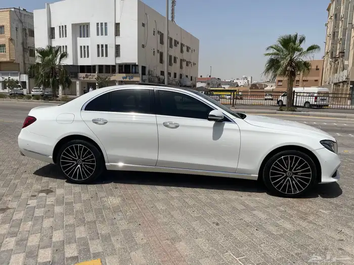 مرسيدس E300 2019 3