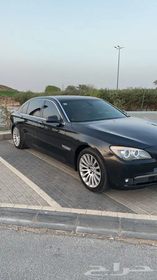 بي ام دبليو 2011 الفئة السابعة VIP 3