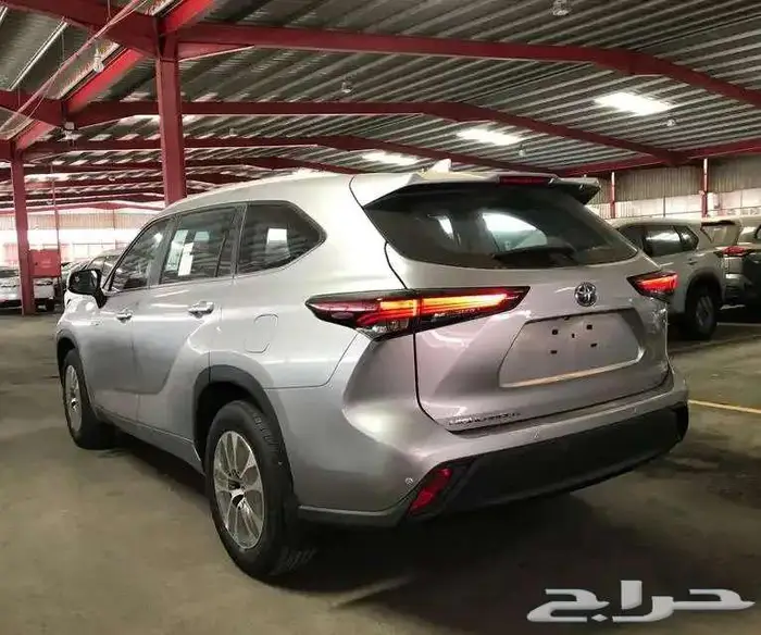 تويوتا هايلاندر GLE نص فل 2025 3
