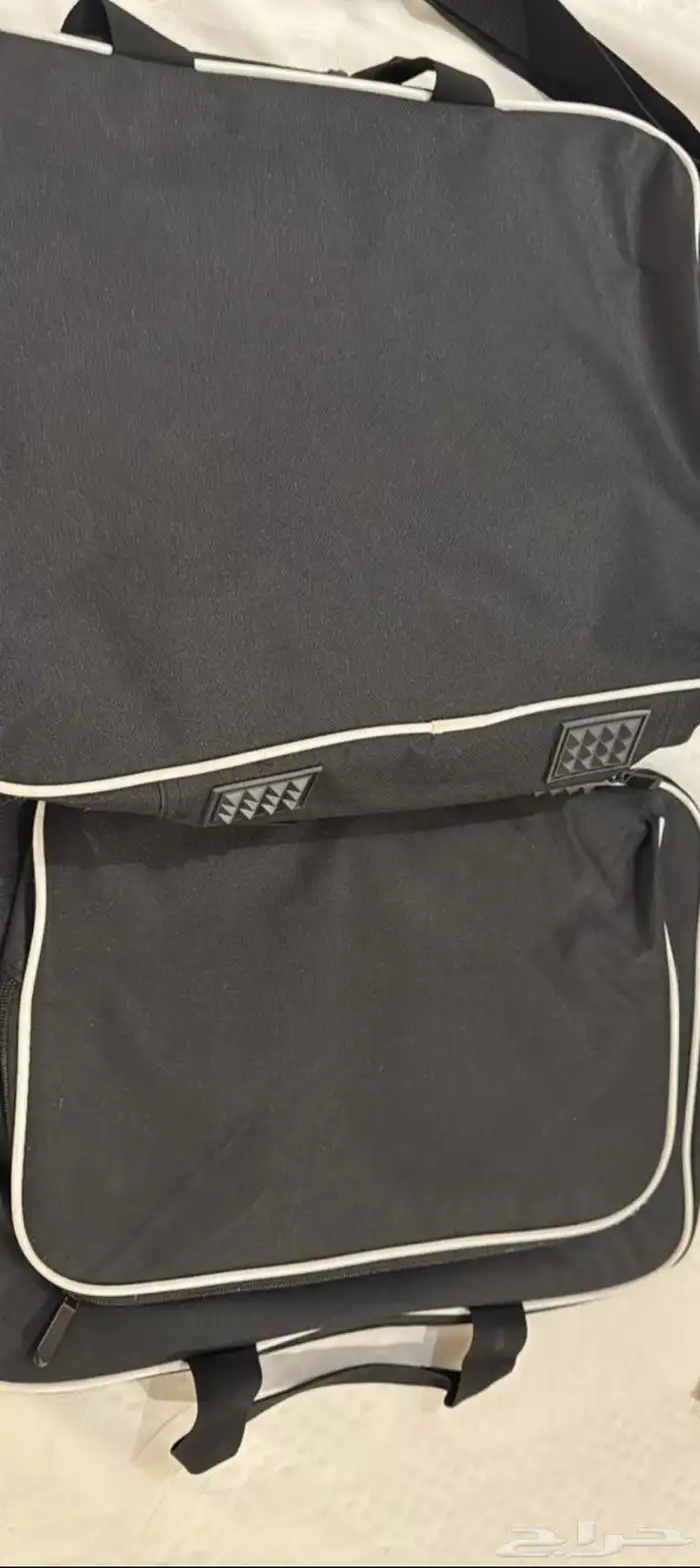 شنطه بلايستيشن 5 مستعمله نظيفه   السعر يبدا 100 ريال 2