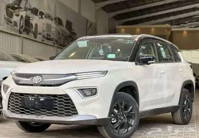 تويوتا اوربان كروزر GLX موديل 2025 فل كامل بدون دفعات 1