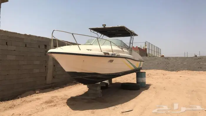 بوت قارب للبيع بدون محركات 8 متر ونص 1