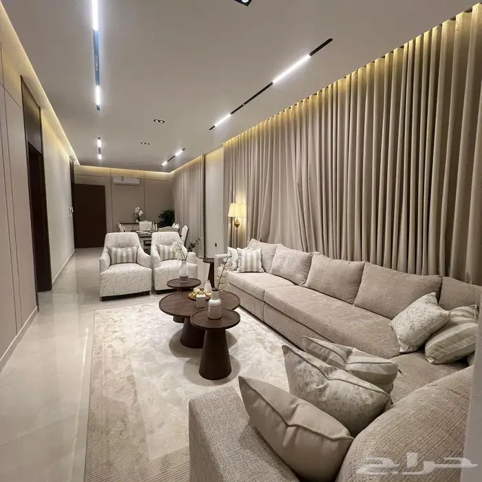 ادوار مفصولة فاخرة للبيع 300 متر حي عكاظ 1