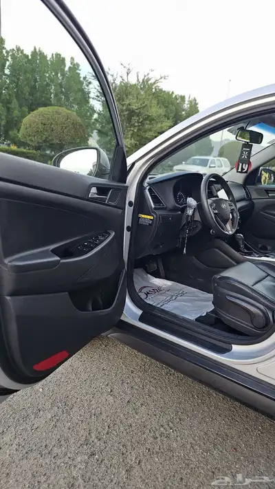 هونداي توسان 2.0 L ديزل مالك اول 18