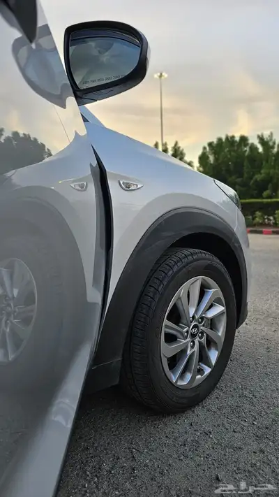 هونداي توسان 2.0 L ديزل مالك اول 14