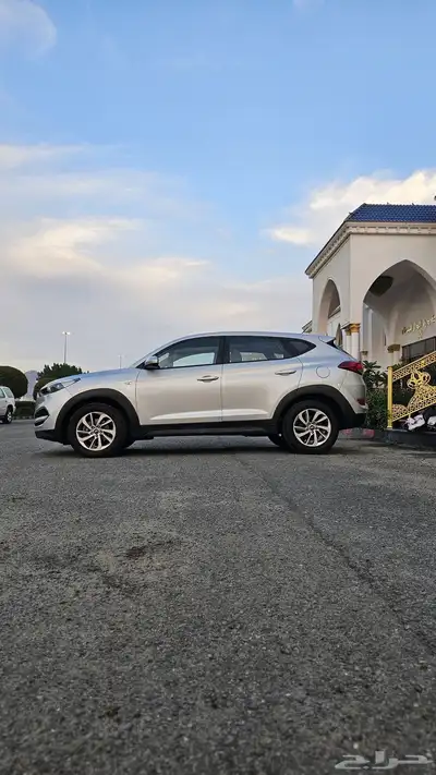 هونداي توسان 2.0 L ديزل مالك اول 16
