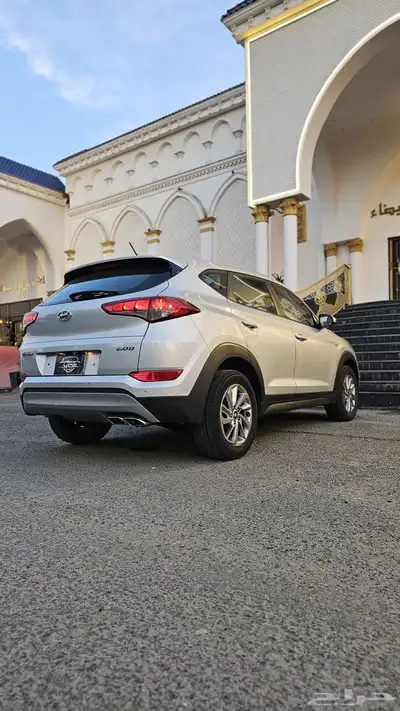 هونداي توسان 2.0 L ديزل مالك اول 11