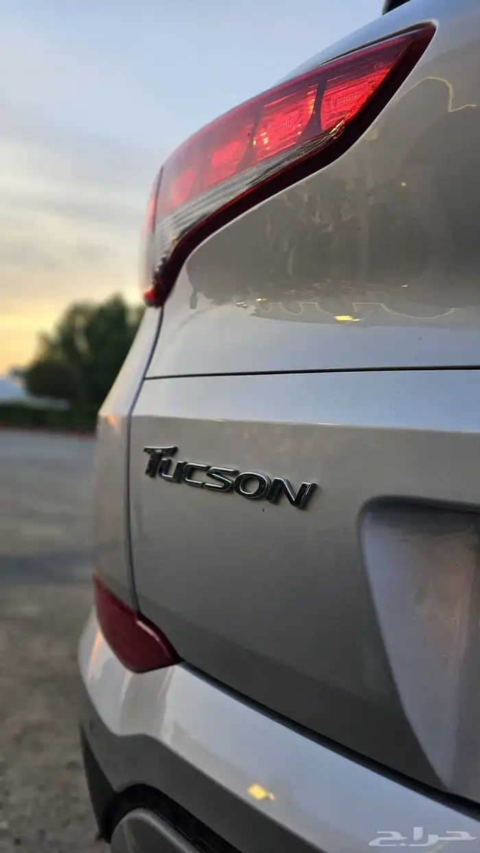 (مباع )هونداي توسان 2.0 L ديزل 9