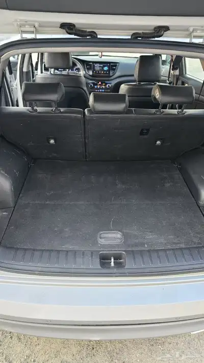 هونداي توسان 2.0 L ديزل مالك اول 29