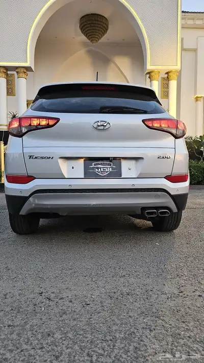 هونداي توسان 2.0 L ديزل مالك اول 12