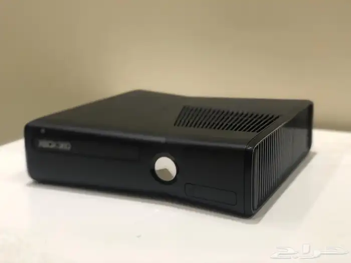 اكس بوكس 360 مع 50 لعبه ويدين تحكم 0