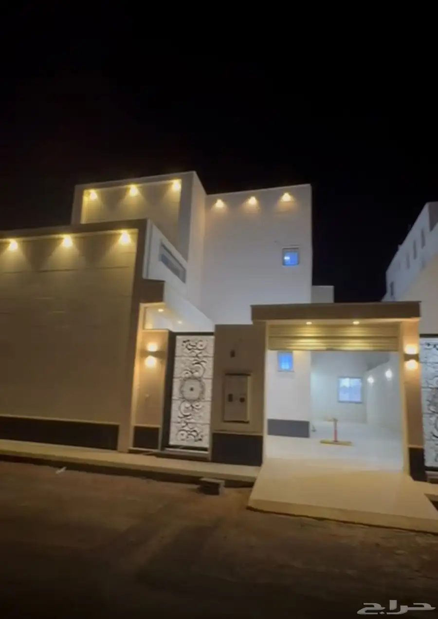 للبيع ثلاث دبلكسات متجاوره 0