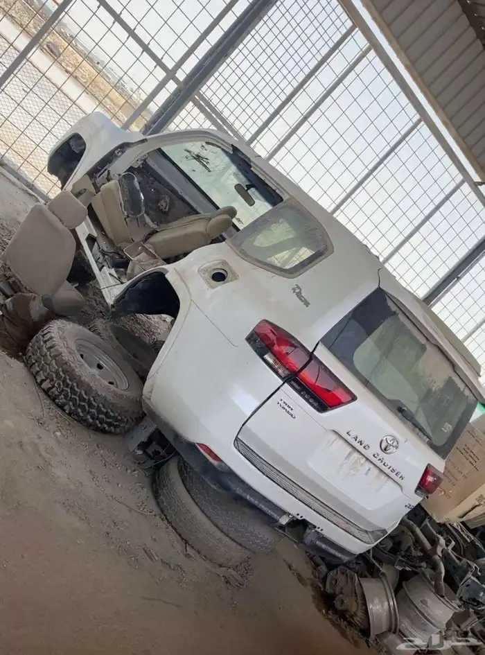 قطع غيار سيارات تشليح الحائر 0