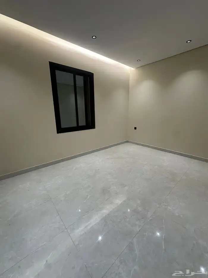 شقق تمليك للبيع في حمر ا بمداخل مستقلة باسعار مميزه 7