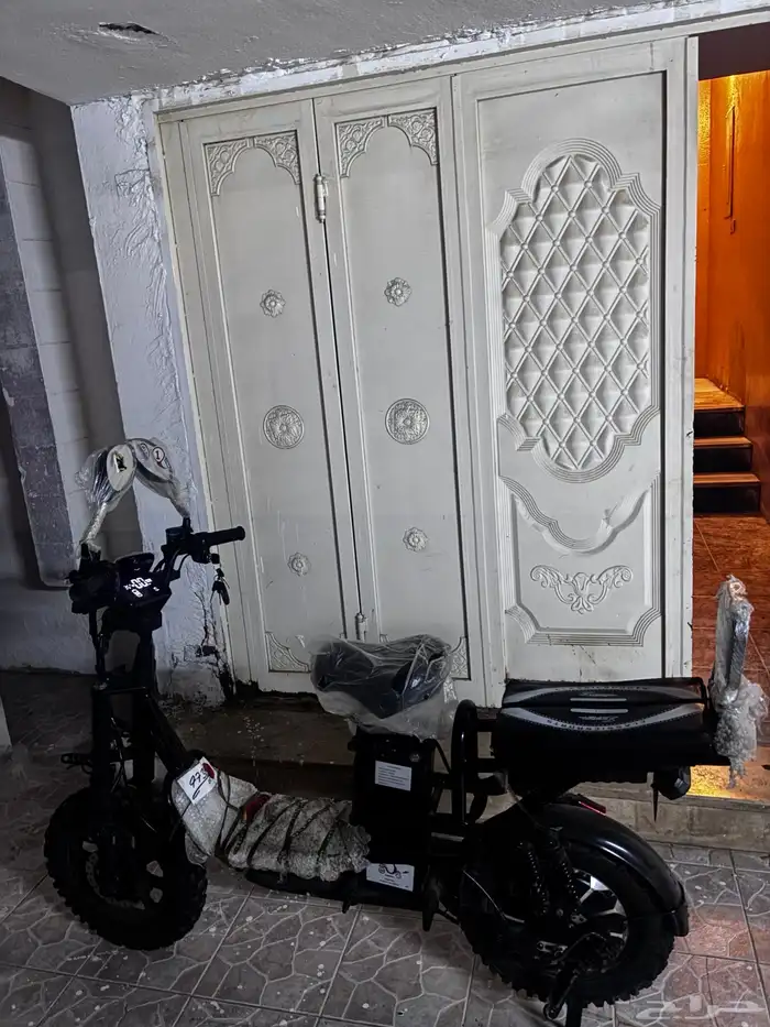 سكوتر لا البيع1300 3
