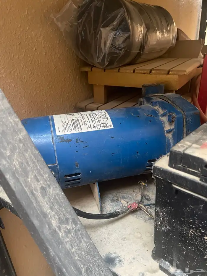 ثلاجة وجلسة L ومكيفات سبيلت 18 و24 7