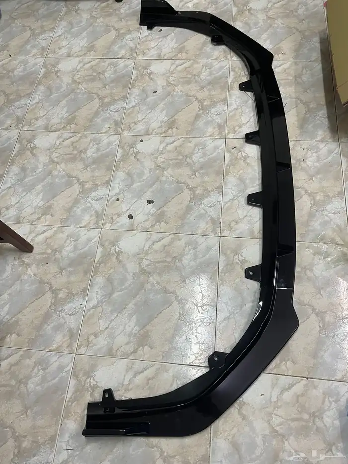 لحية صدام امامي كامري موديل 2024 شفة الصدام الامامية 0