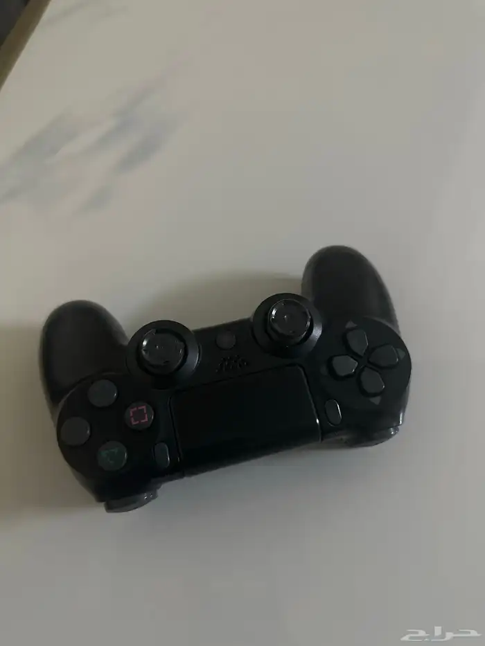 يد سوني 4سليمه ويمديك تحط تلبيسه القير ترا ب5ريال 1