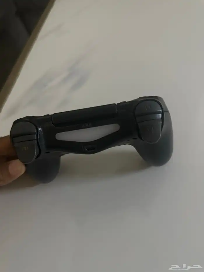 يد سوني 4سليمه ويمديك تحط تلبيسه القير ترا ب5ريال 0