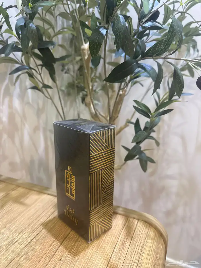 عطر مميز. فرنسي. 1