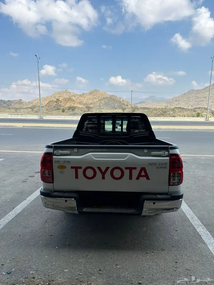 هايلوكس 2025 بنزين اصفار كاش وبنوك 10