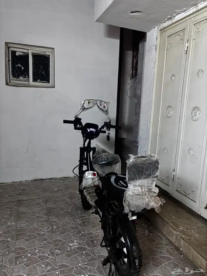 سكوتر لا البيع1300 2