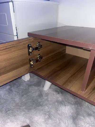 طاولة مع ابجوره 1