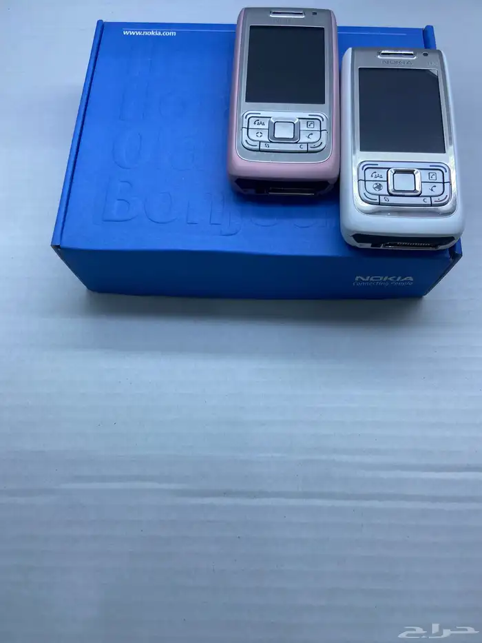 جوالات نوكيا كروم ودمعه ورهيب وبلاكبيري باسبورت بورش كي ون 42