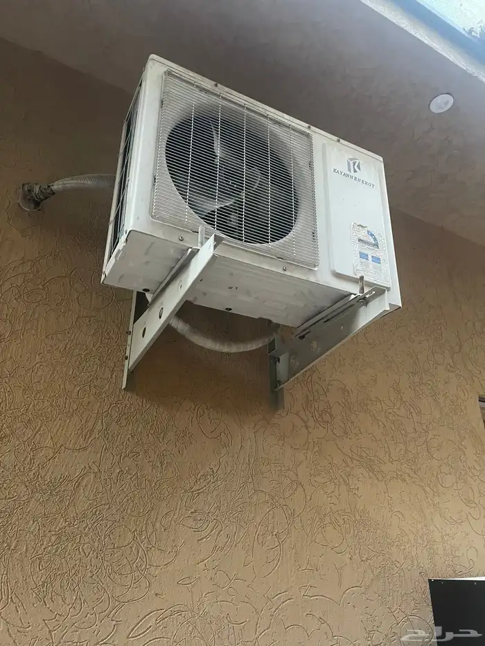 ثلاجة وجلسة L ومكيفات سبيلت 18 و24 8