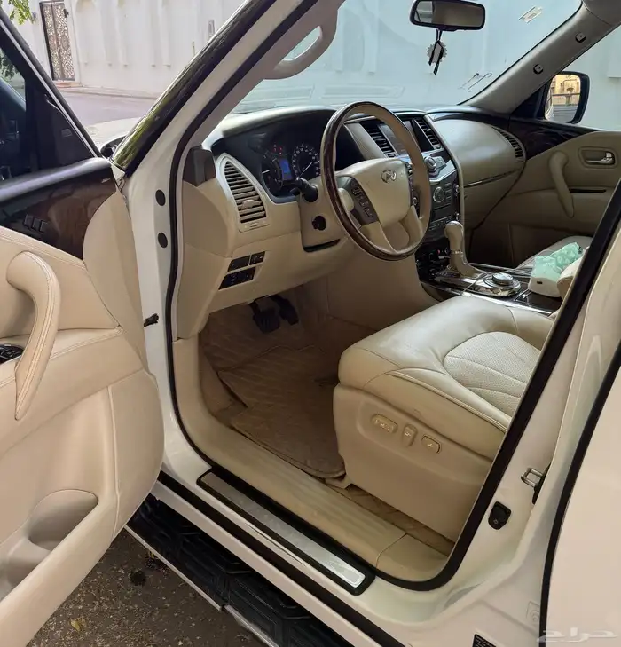 انفينتي Qx80 4