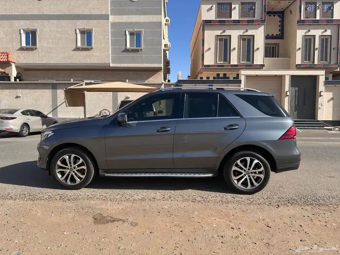 مرسيدس GLE400 فل كامل 2018 للبيع او البدل 3
