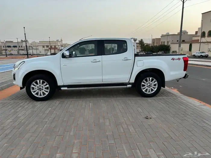 ايسوزو ديماكس 2018 نظيفة 1