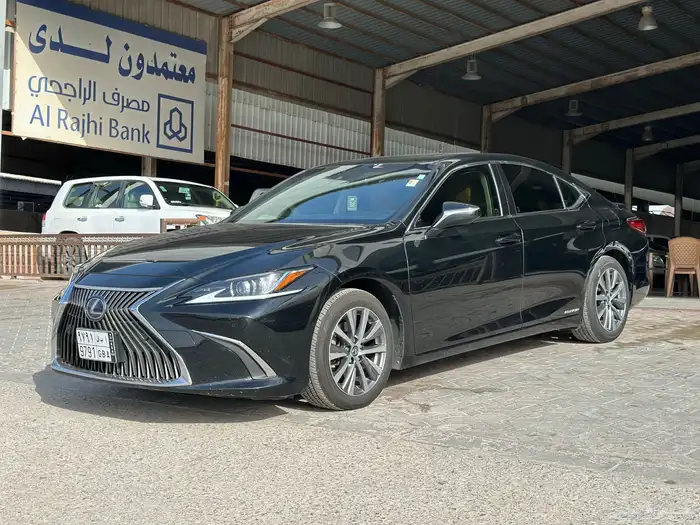 تم البيع تم البيع تم البيع لكزس E300 h موديل 2019 . 2
