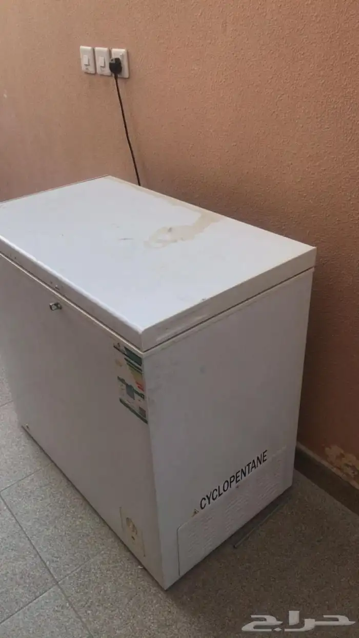 فريزر للبيع حجم متوسط شركة المنيع( او استبدال بمكيف سبيليت) 1
