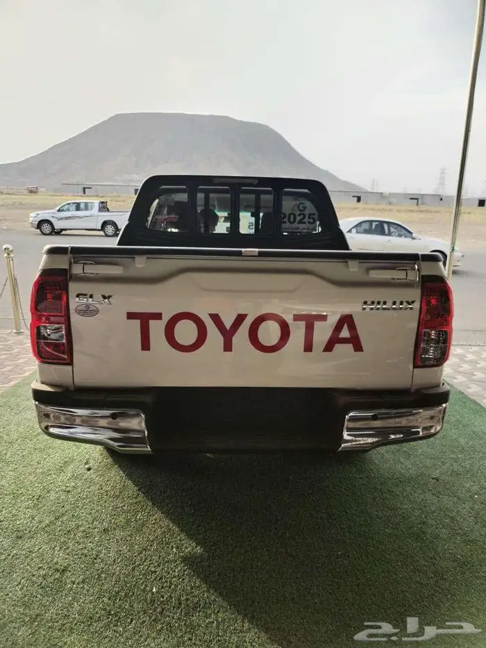 هايلوكس غمارتين GLX بنزين موديل 2025 3